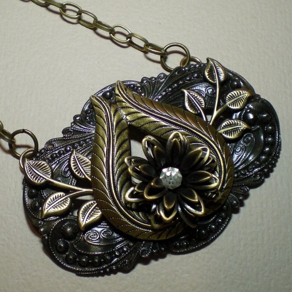Bronze Metal Flower Pendant Necklace